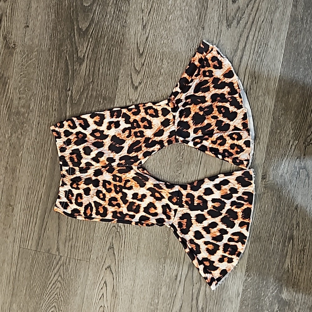 Leopard bellbottems! 3T